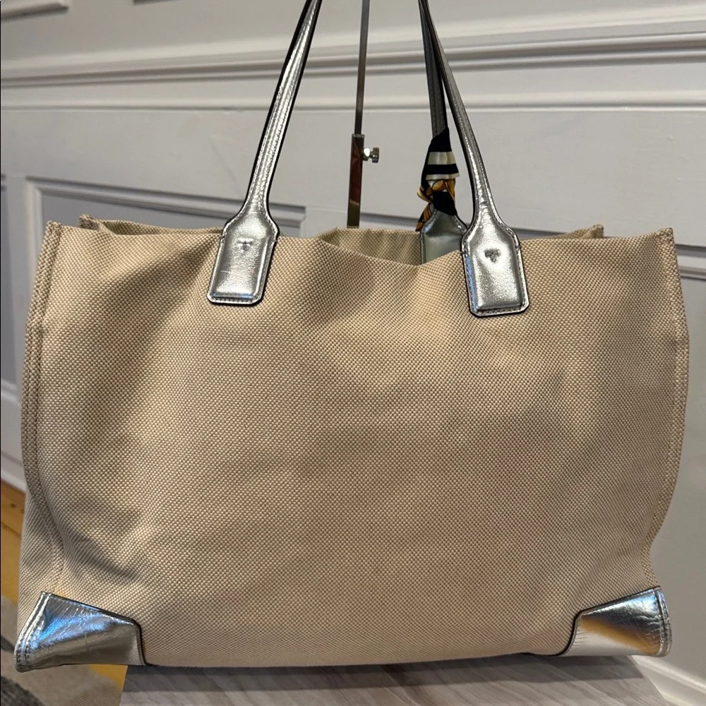 Tory Burch Tote Ella Canvas Silver Cream Logo Bag - Picture 9 of 17